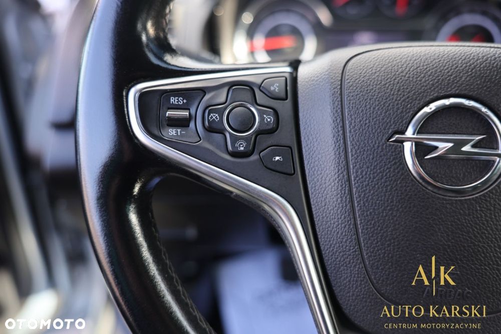 Opel Insignia - 22