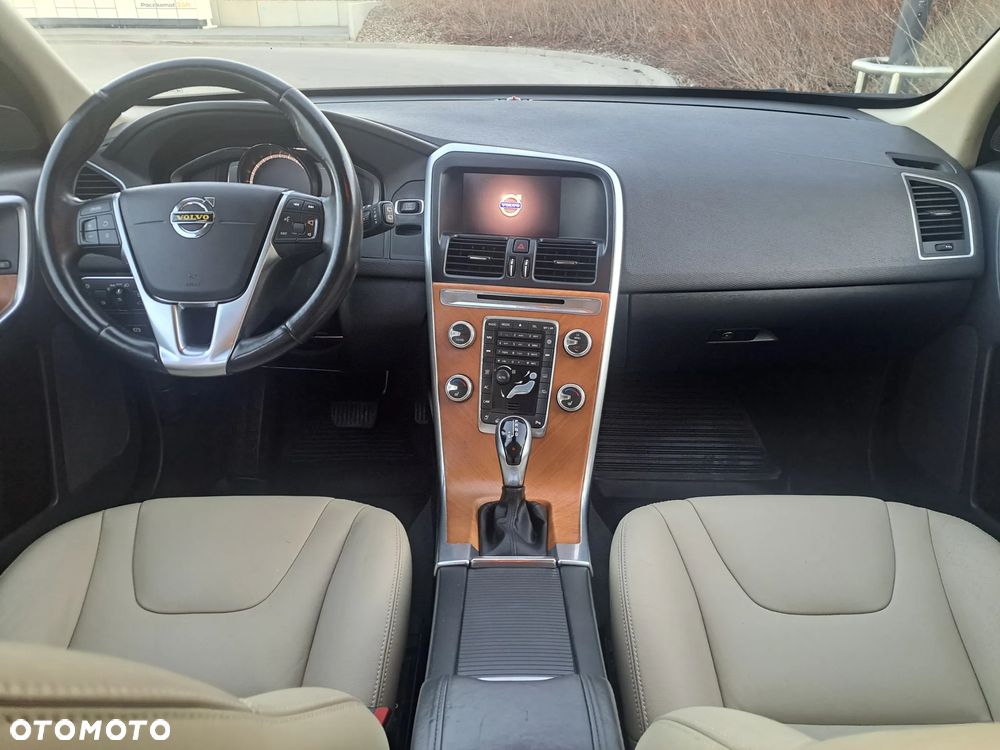 Volvo XC 60 T6 AWD Geartronic Summum - 6