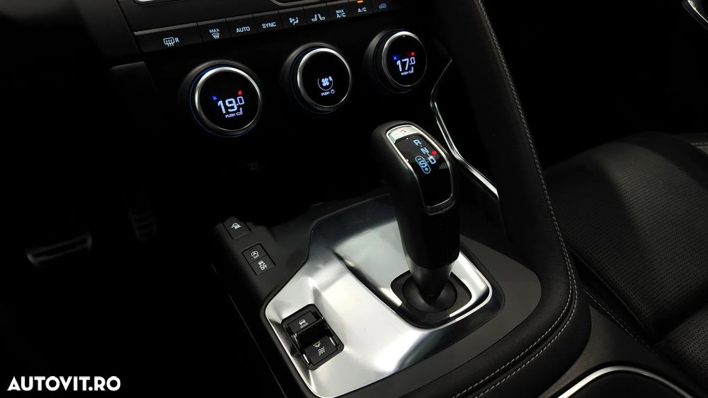 Jaguar E-Pace P200 AWD R-Dynamic S - 29