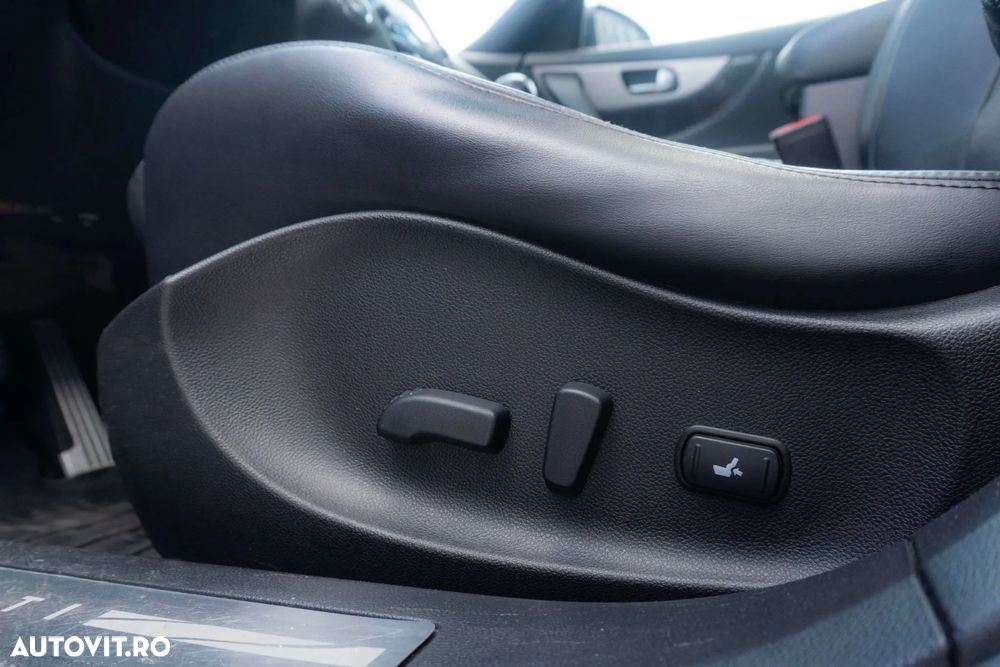 Infiniti Q70 - 27