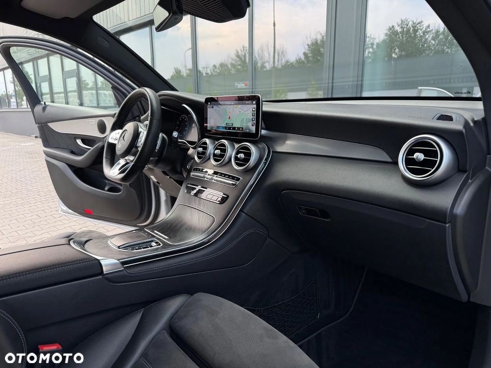 Mercedes-Benz GLC 200 d 4Matic 9G-TRONIC AMG Line Plus - 35