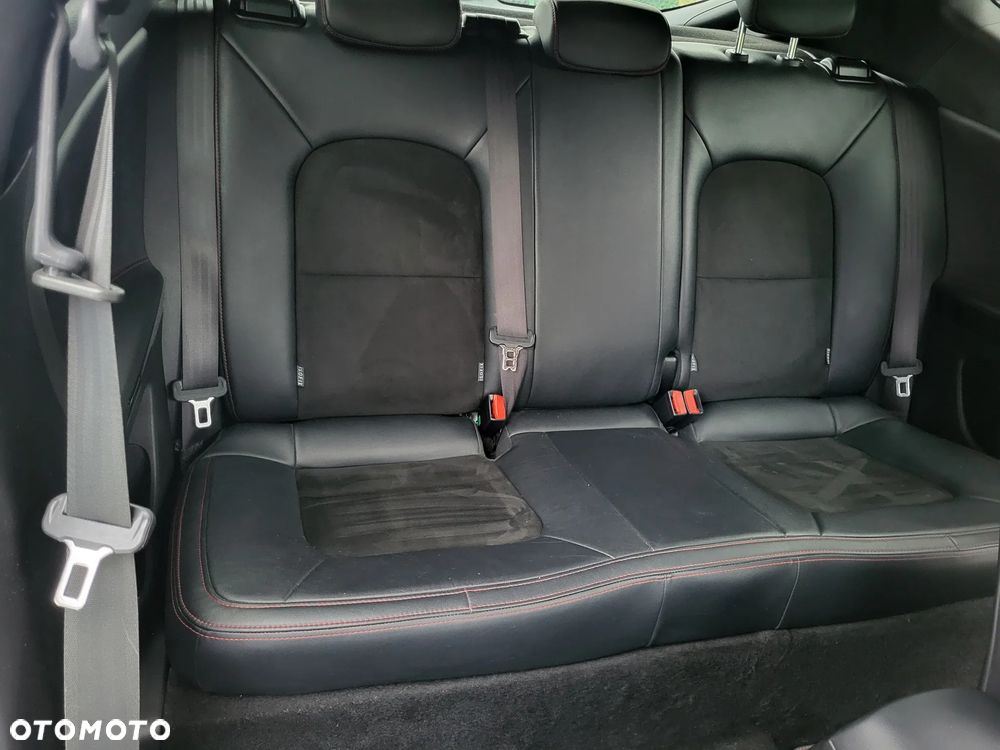 Kia Ceed 1.6 T-GDI GT L - 18