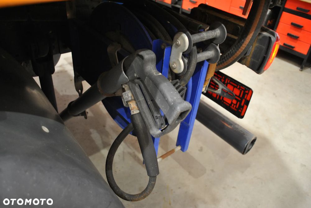 MAN TGM 18.240 Zamiatarka BEAM 8000 Szczotki L/R Karcher 2 Silniki - 11