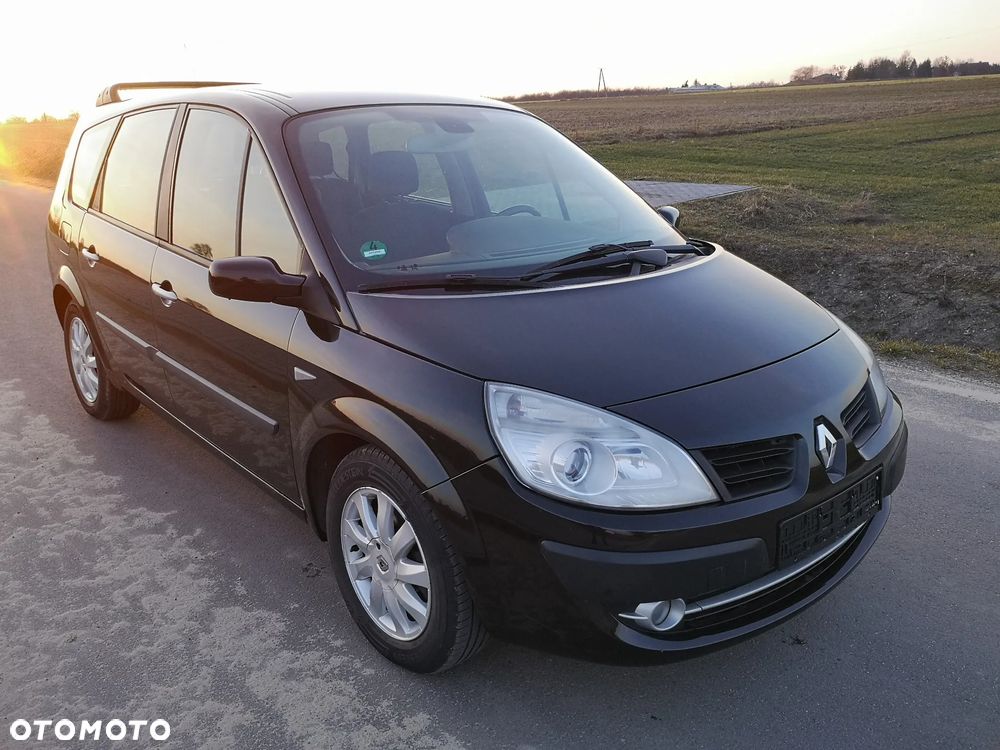 Renault Grand Scenic 2.0 16V Luxe Privilege - 2