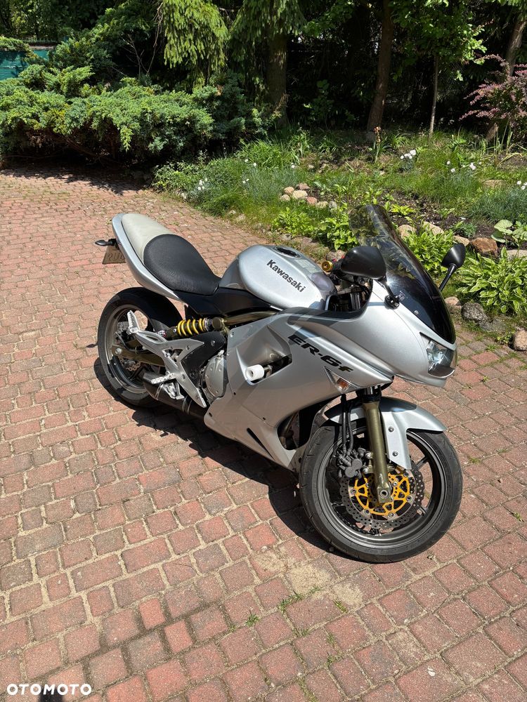 Kawasaki ER - 2