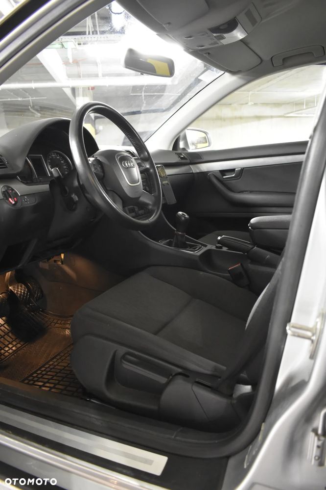 Audi A4 Limousine - 38