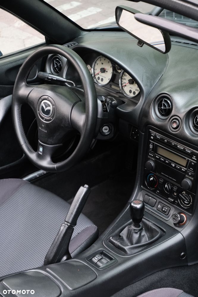 Mazda MX-5 1.6i 16V - 10