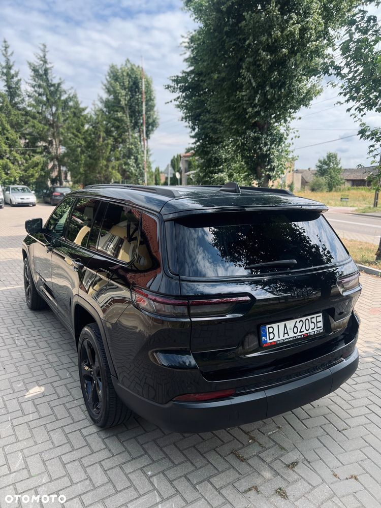 Jeep Grand Cherokee - 16