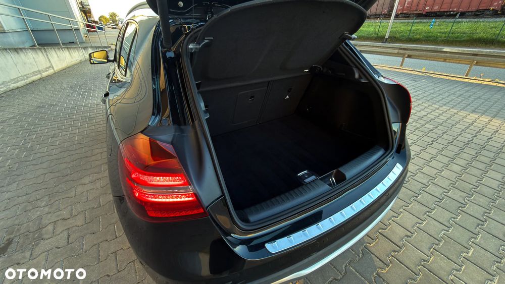 Mercedes-Benz GLA 200 7G-DCT - 11