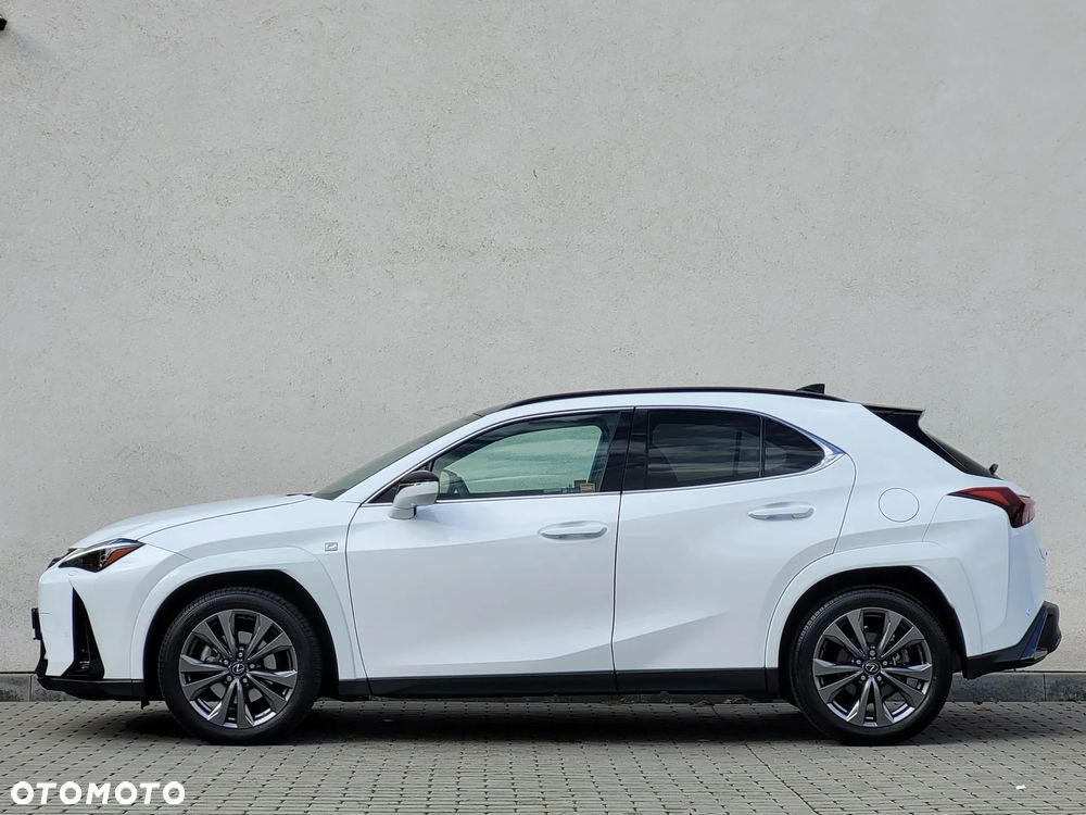 Lexus UX 300h F Sport - 8