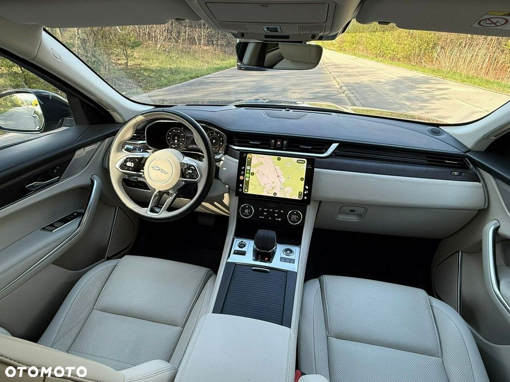 Jaguar E-Pace - 26