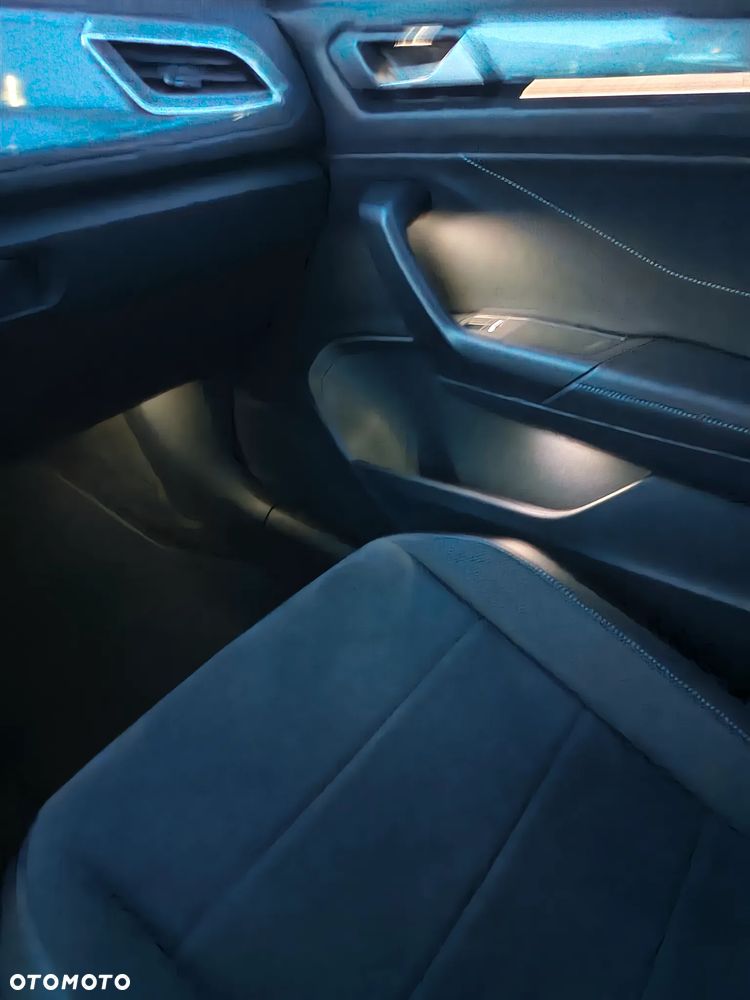 Volkswagen T-Roc 1.5 TSI Style - 6