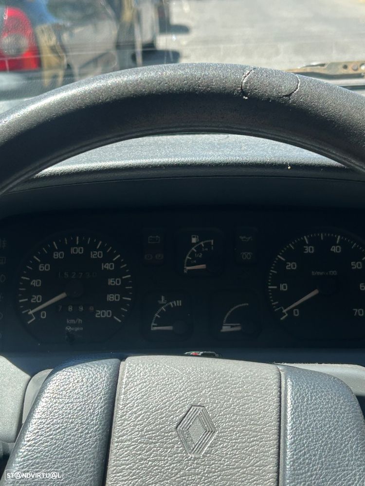 Renault Clio 1.2 RT - 5