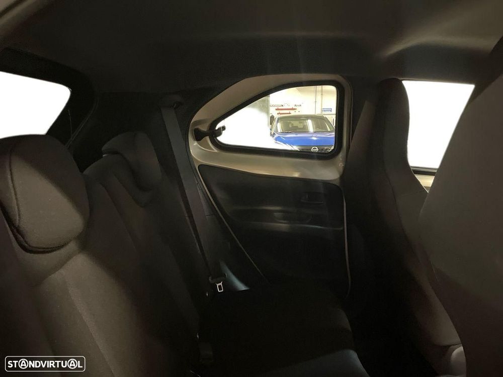 Toyota Aygo X 1.0 Pulse CVT - 8