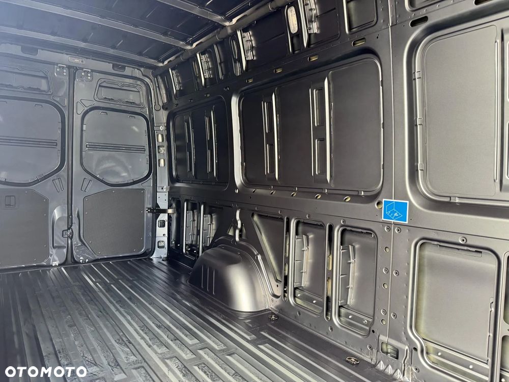 Mercedes-Benz Sprinter - 9