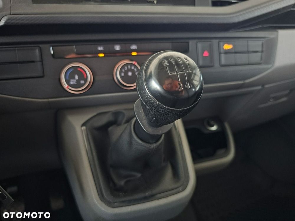 Volkswagen Transporter - 26