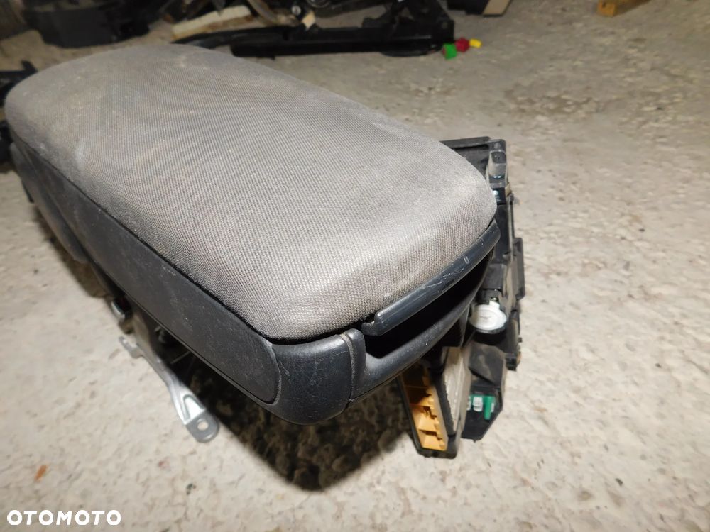 podłokietnik AUDI A4 B6 B7 zamek klapka stelaż ORYGINAŁ GRANAT - 7