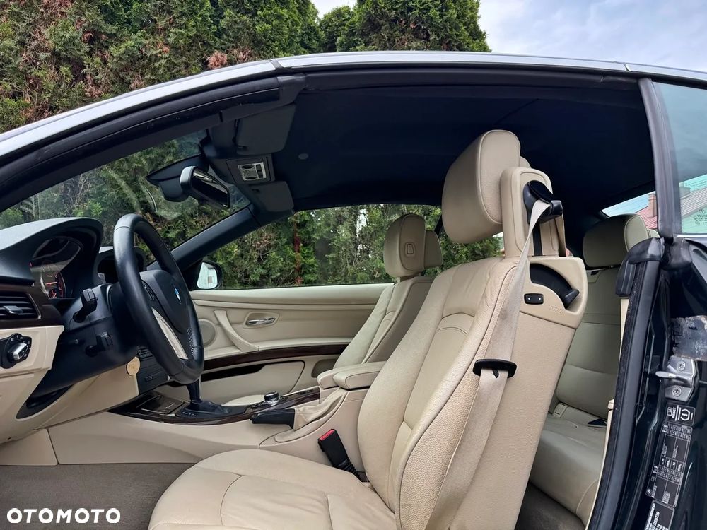 BMW Seria 3 325d Edition Exclusive - 11