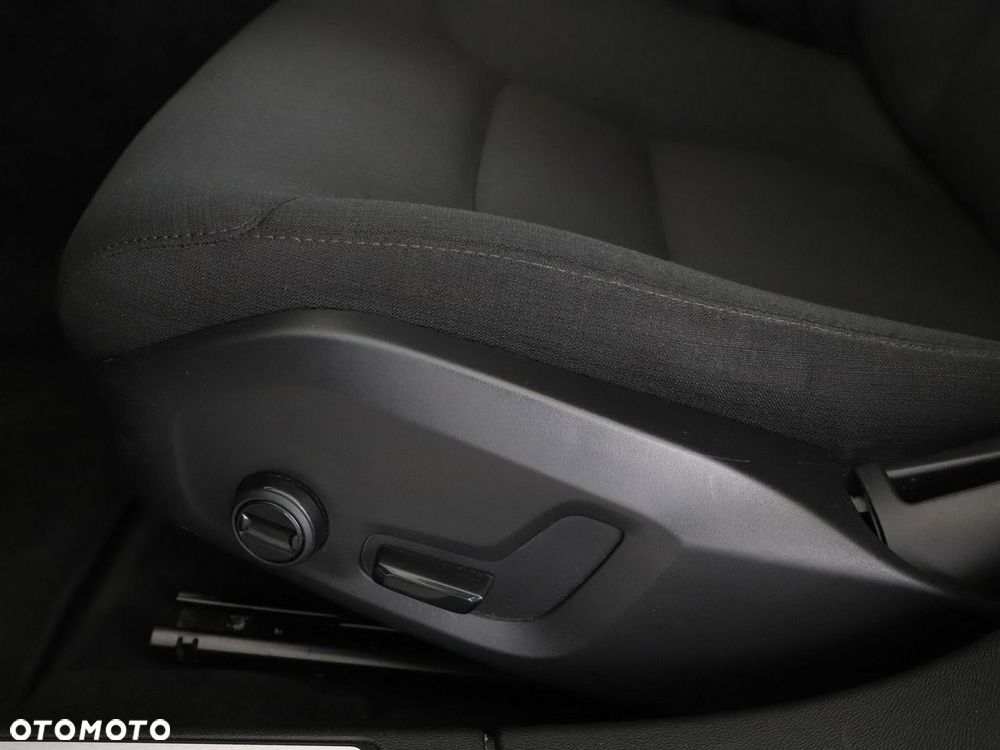 Volvo V60 B4 D Geartronic Momentum Pro - 36