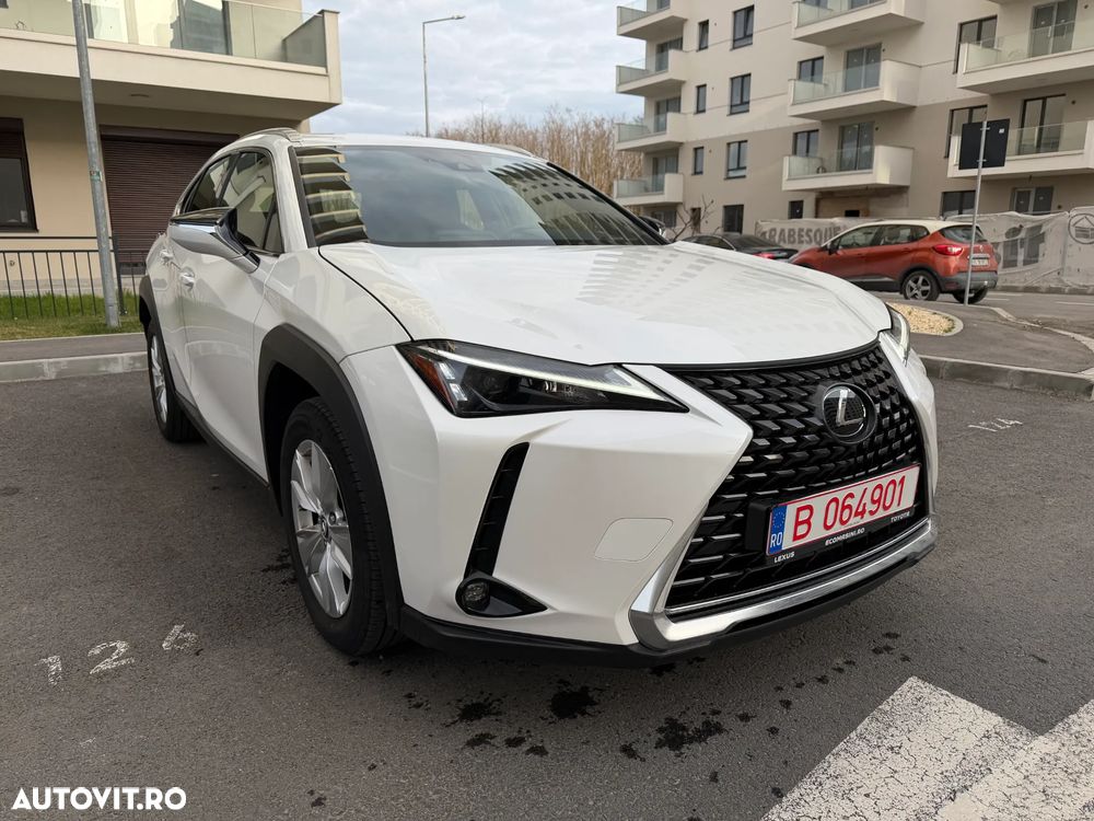 Lexus UX 250h FWD Business - 3