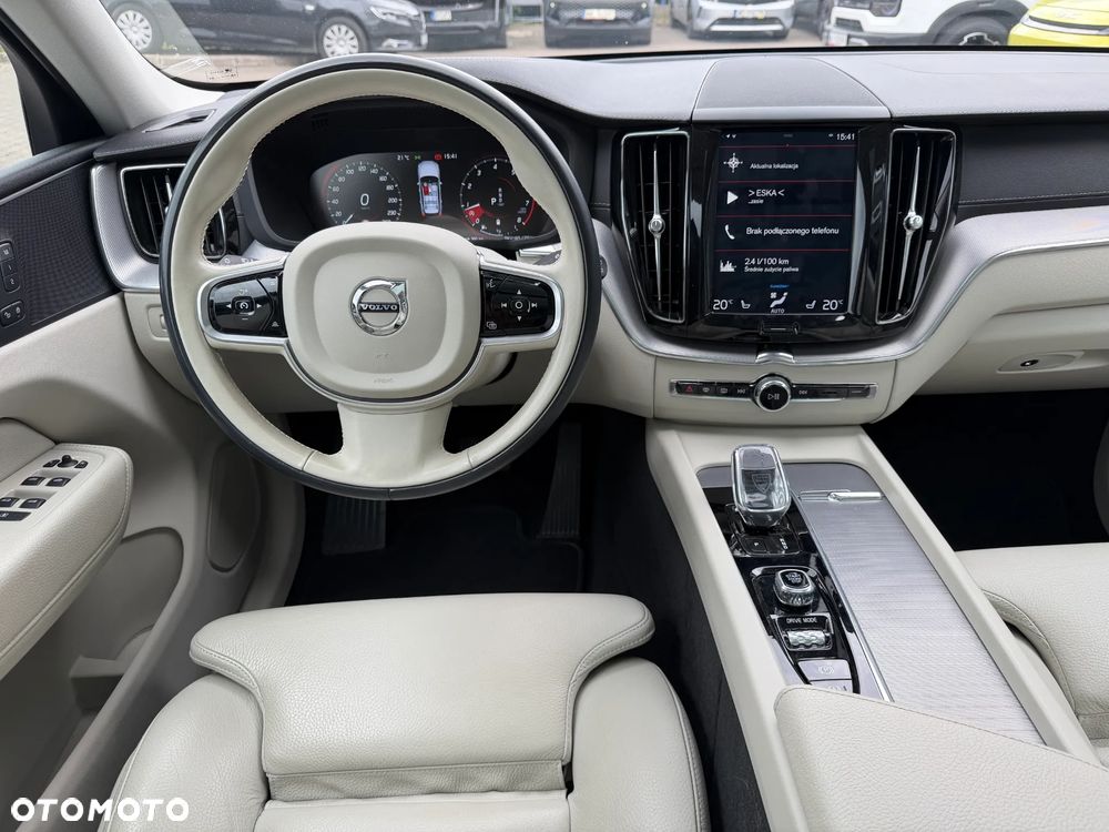 Volvo XC 60 B5 B AWD Inscription - 18