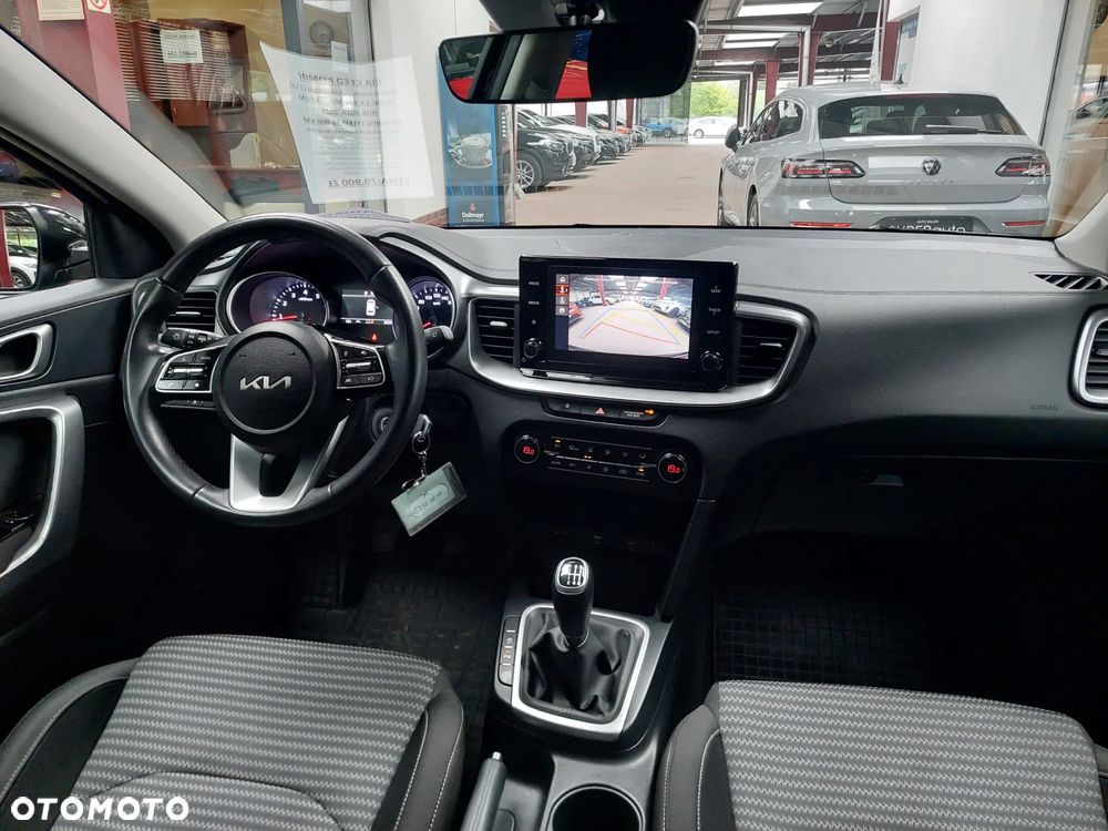 Kia Ceed 1.5 T-GDI M - 11
