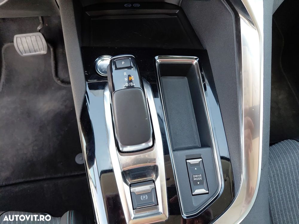 Peugeot 3008 PHEV 225 EAT8 Active Pack - 24