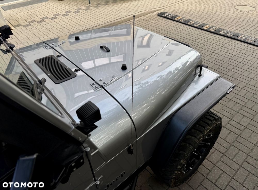 Jeep Wrangler 2.5L - 6
