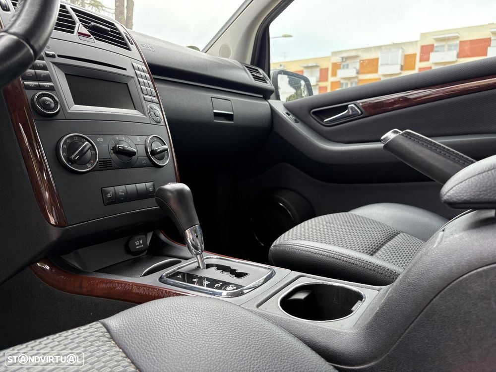 Mercedes-Benz A 180 Autotronic Elegance Special Edition - 13