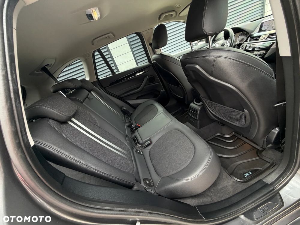 BMW X1 sDrive18i Sport Line - 34