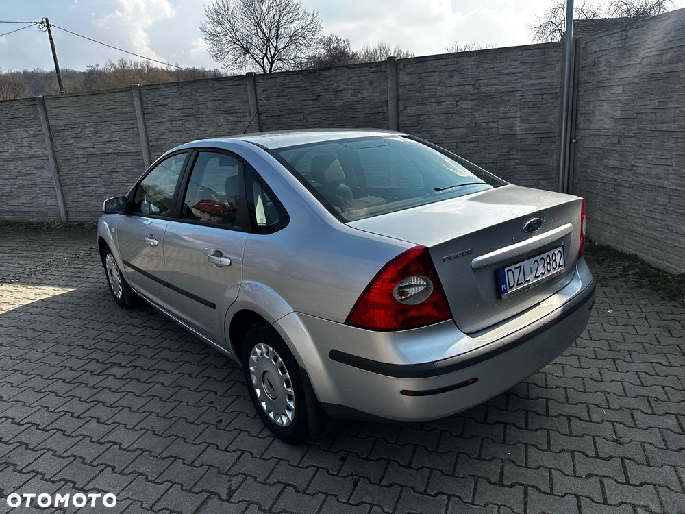 Ford Focus 1.6 16V Trend - 4