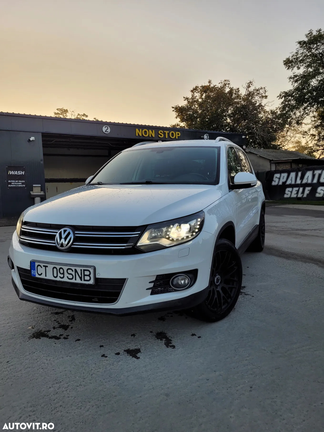 Volkswagen Tiguan 2.0 TDI 4Motion DSG Sport & Style - 2