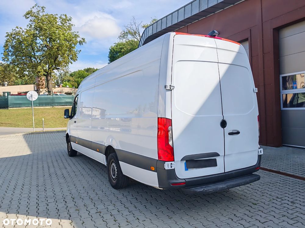 Mercedes-Benz Sprinter - 13