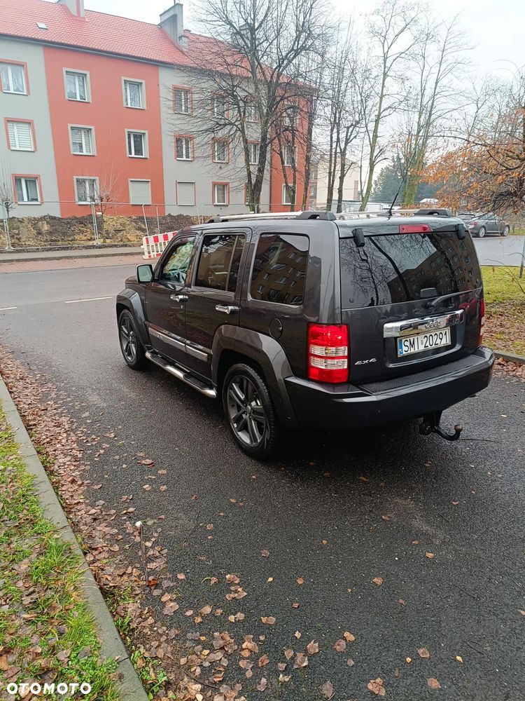 Jeep Liberty ver-3-7-4x4 - 17