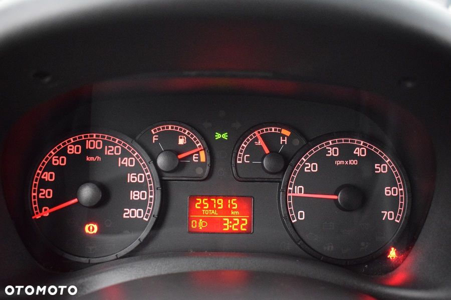 Fiat Doblo 1.9 JTD Family Premius - 17