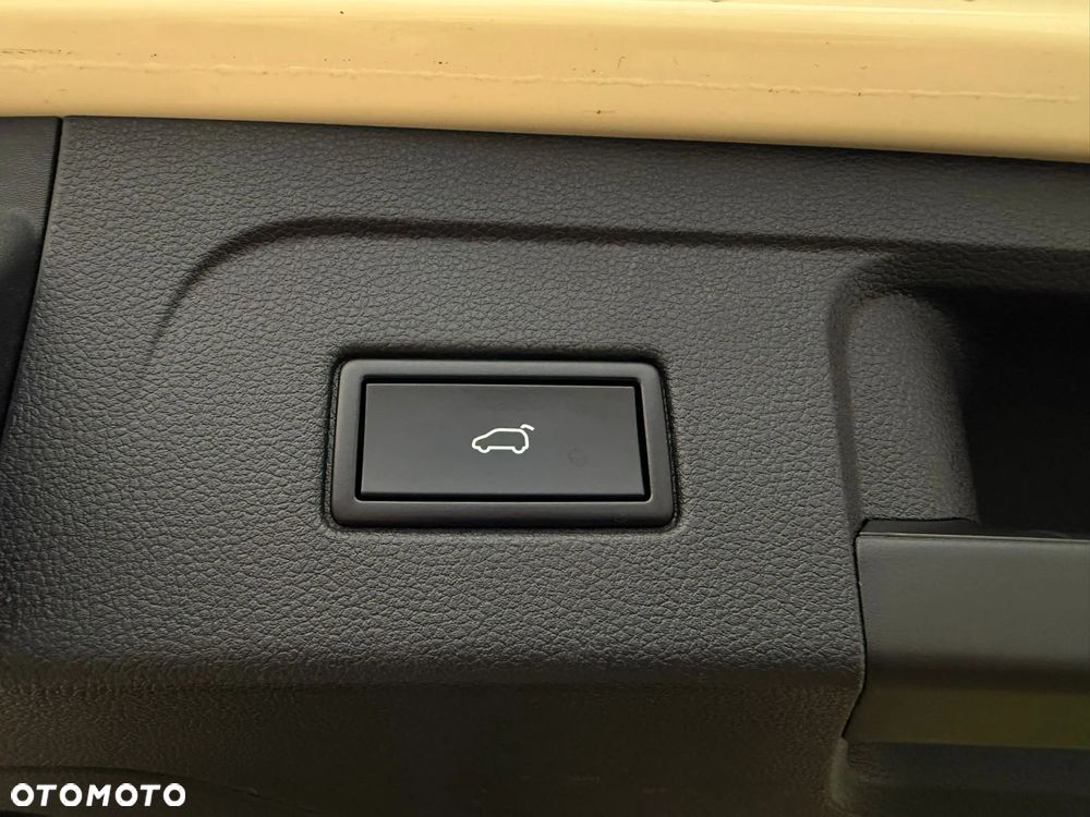 Volkswagen Touran 2.0 TDI SCR DSG Comfortline - 24