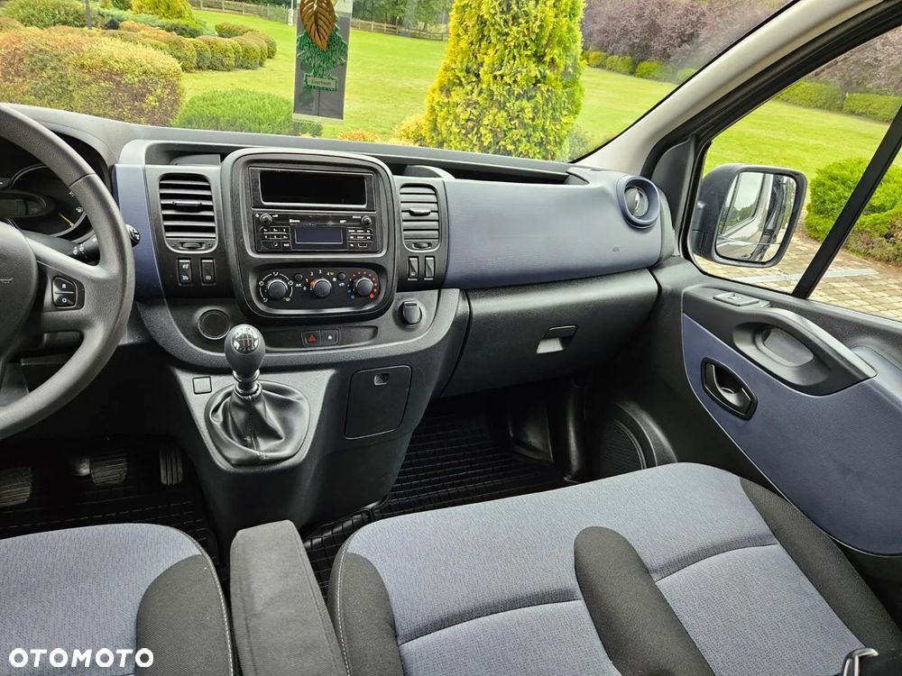 Opel Vivaro - 24
