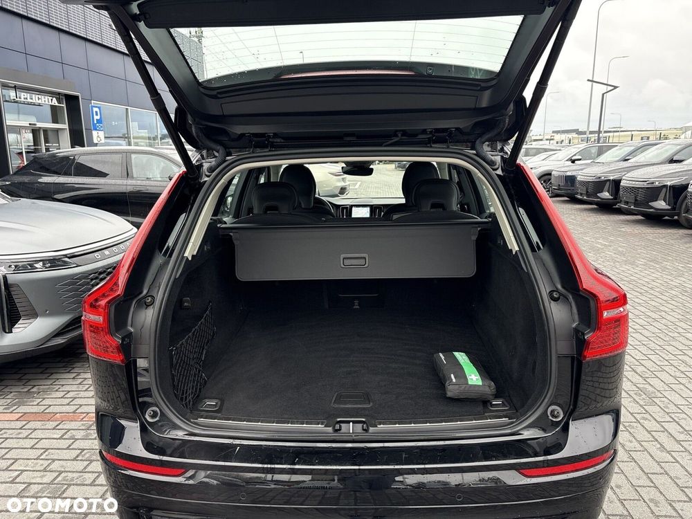 Volvo XC 60 B4 B Momentum Pro - 28