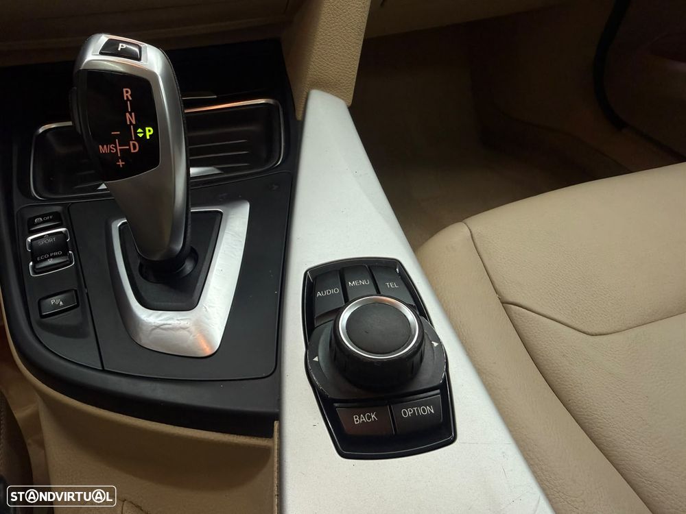 BMW 320 d Auto Line Luxury - 21