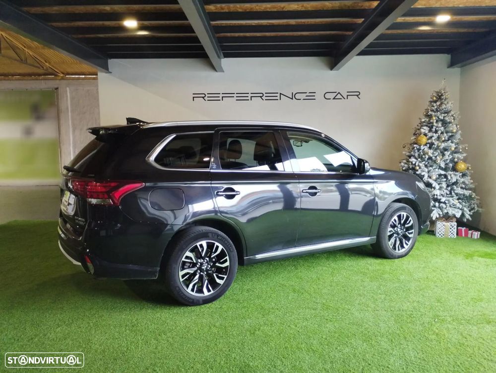 Mitsubishi Outlander - 2