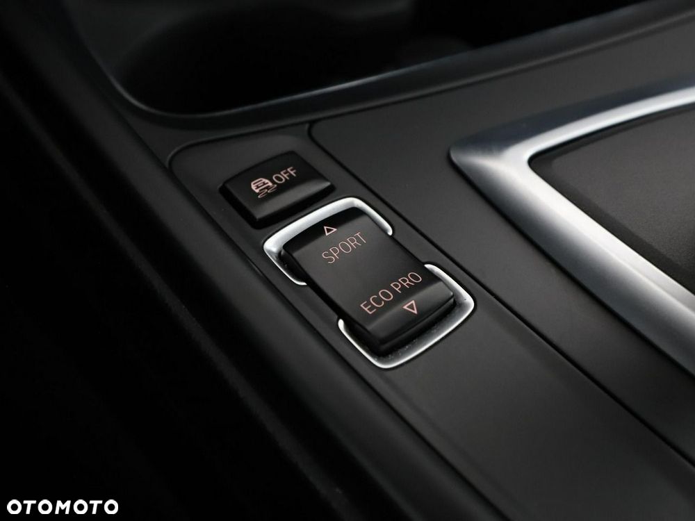 BMW Seria 3 318d Advantage - 29