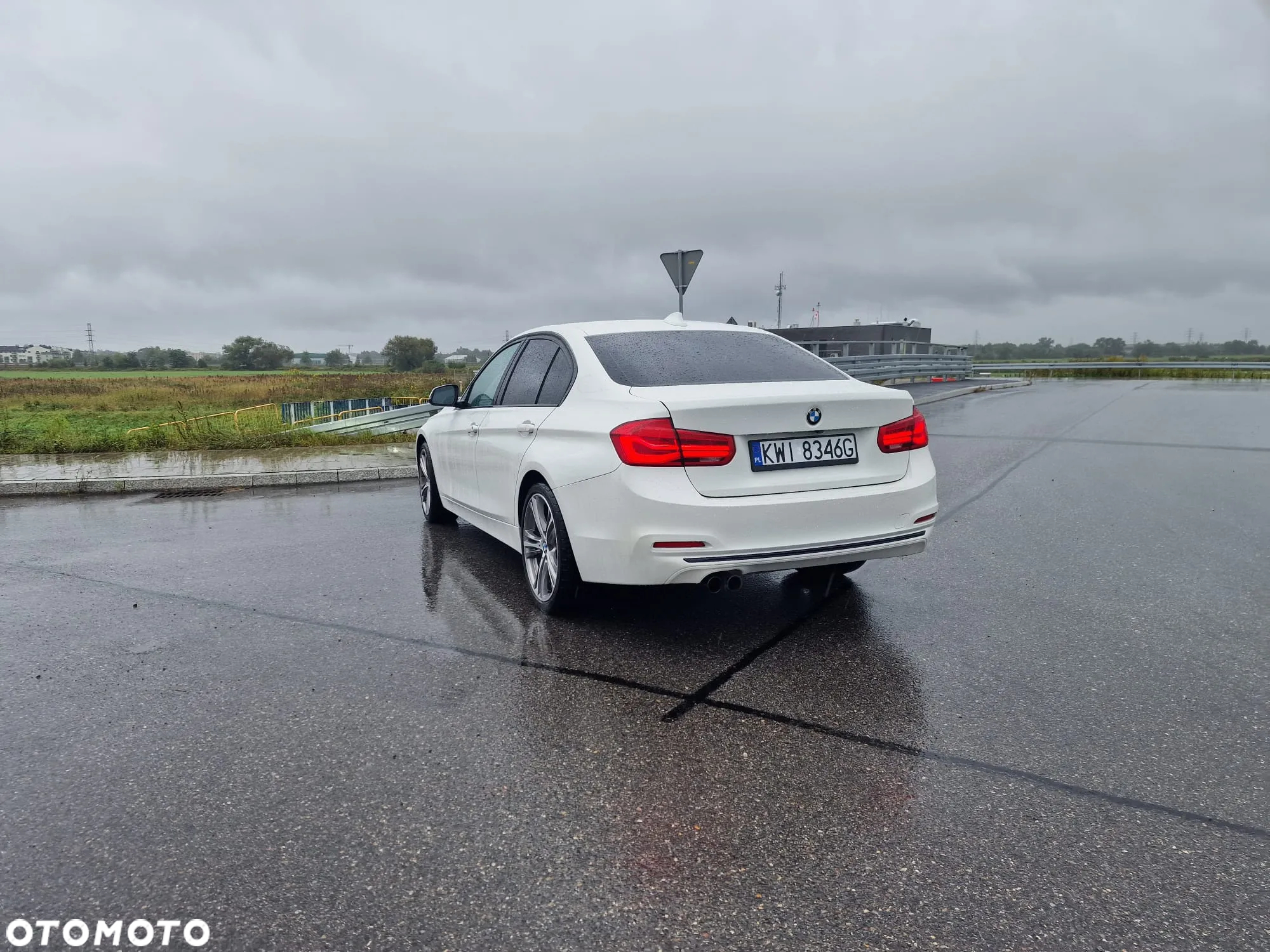 BMW Seria 3 330i - 3