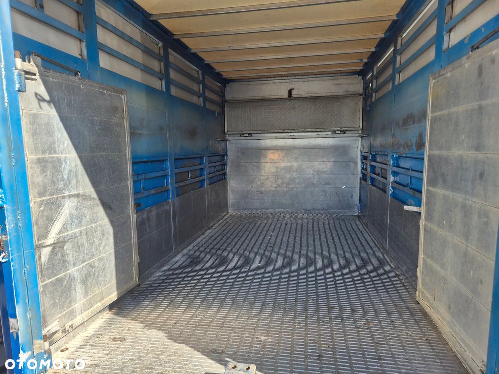 Iveco DAILY 40C18 180KM DO PRZEWOZU ZWIERZAT BYDŁA KONIOWÓZ - 13