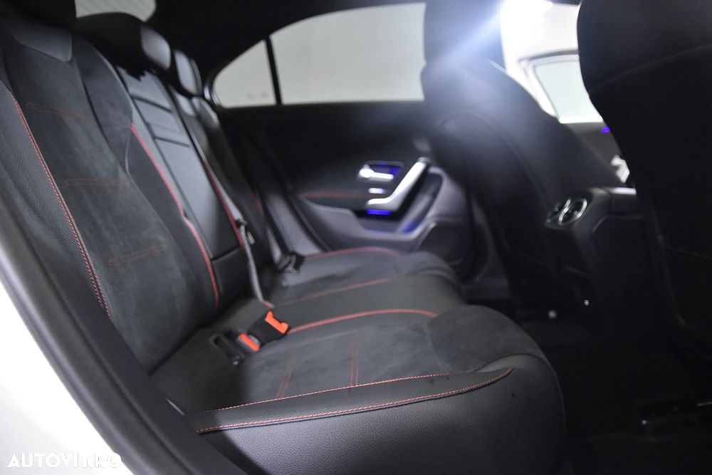 Mercedes-Benz A 220 d Sedan 8G-DCT AMG Line - 13