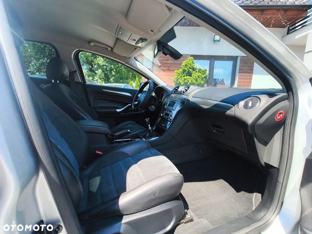 Ford Mondeo 2.2 TDCi Titanium - 35