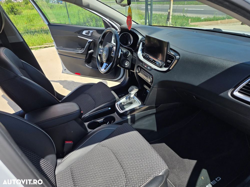 Kia Ceed 1.6 DSL MHEV 7DCT HP GT Line - 13