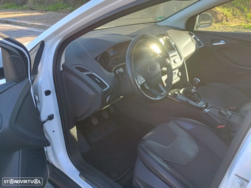 Ford Focus SW 1.0 EcoBoost S&S Titanium - 9