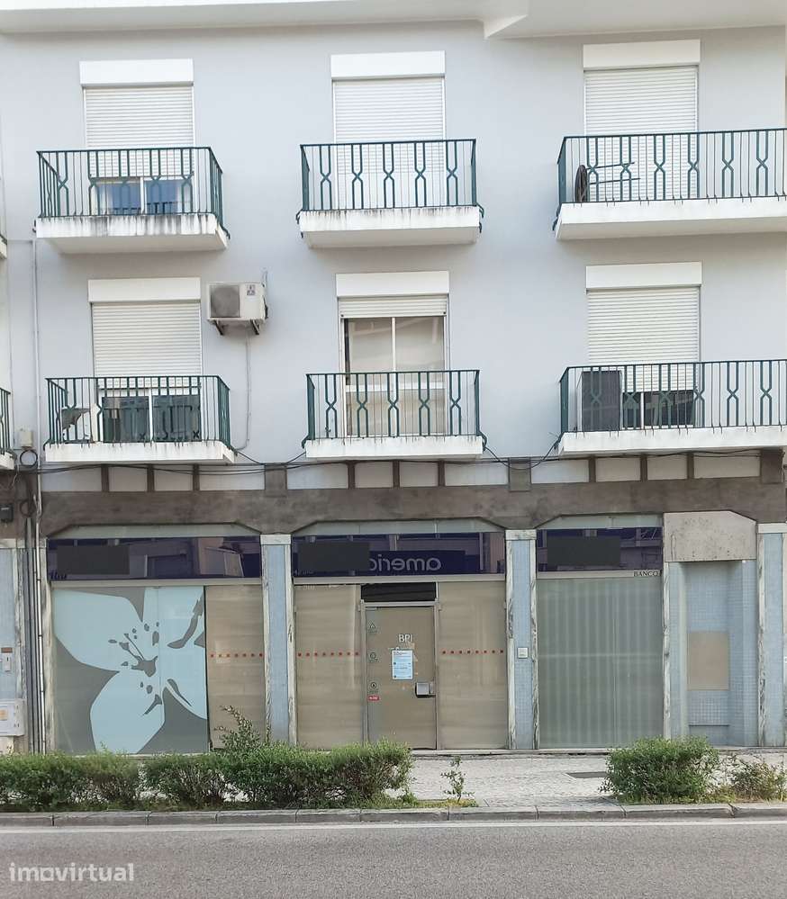Espaço comercial na Rua Capitão Mouzinho de Albuquerque - Grande imagem: 2/3
