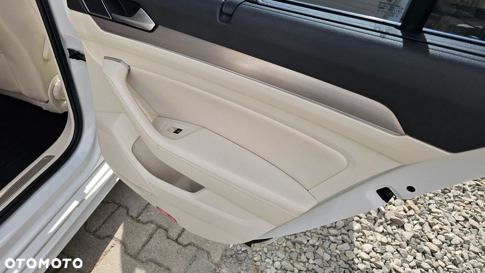 Volkswagen Passat 2.0 TDI BMT Highline - 35