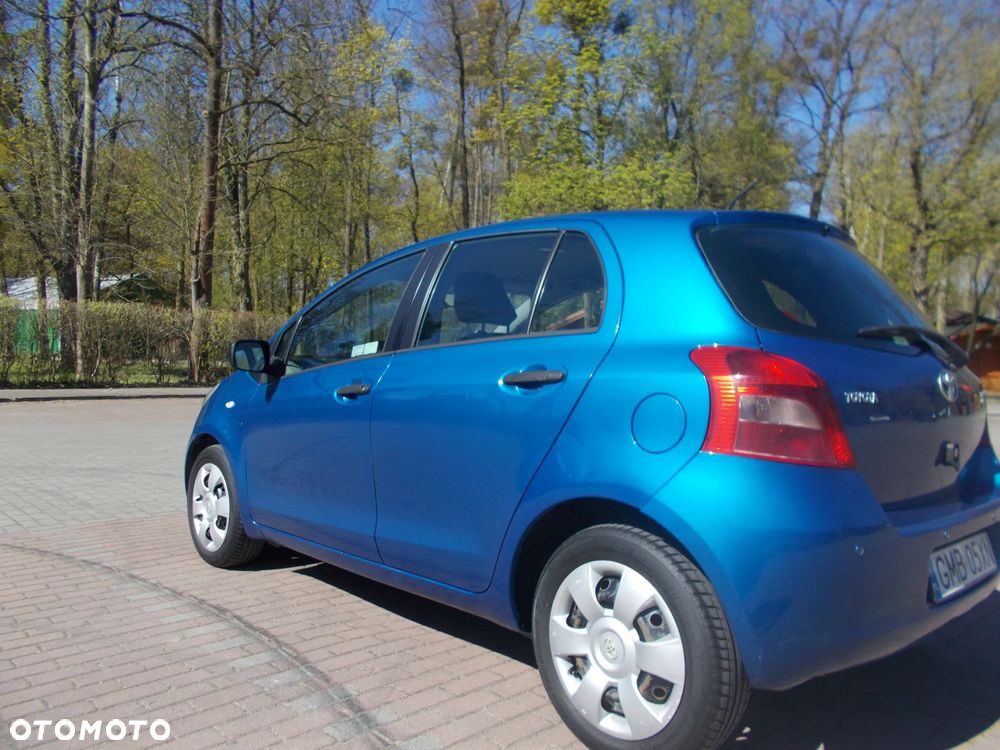 Toyota Yaris 1.3 Luna A/C - 1